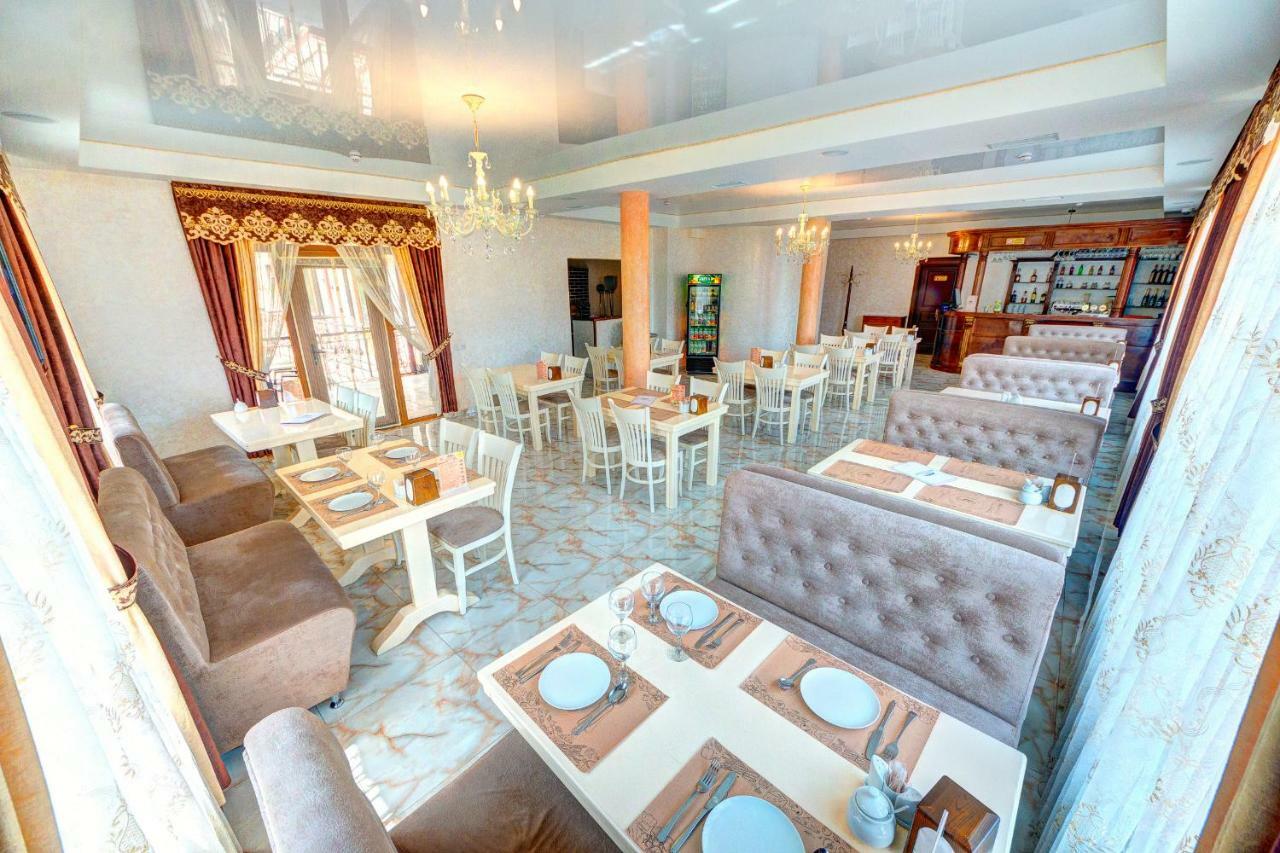 Milli & Jon Hotel Bukovel Ngoại thất bức ảnh